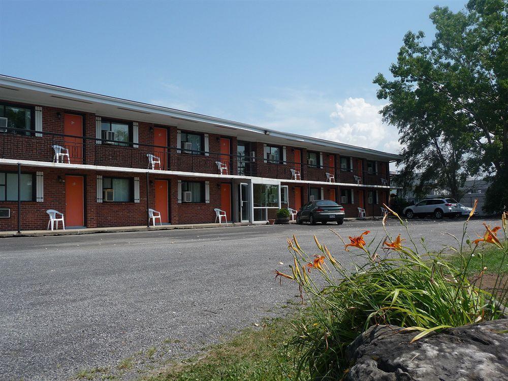 Motel Du Fleuve ブロサード エクステリア 写真