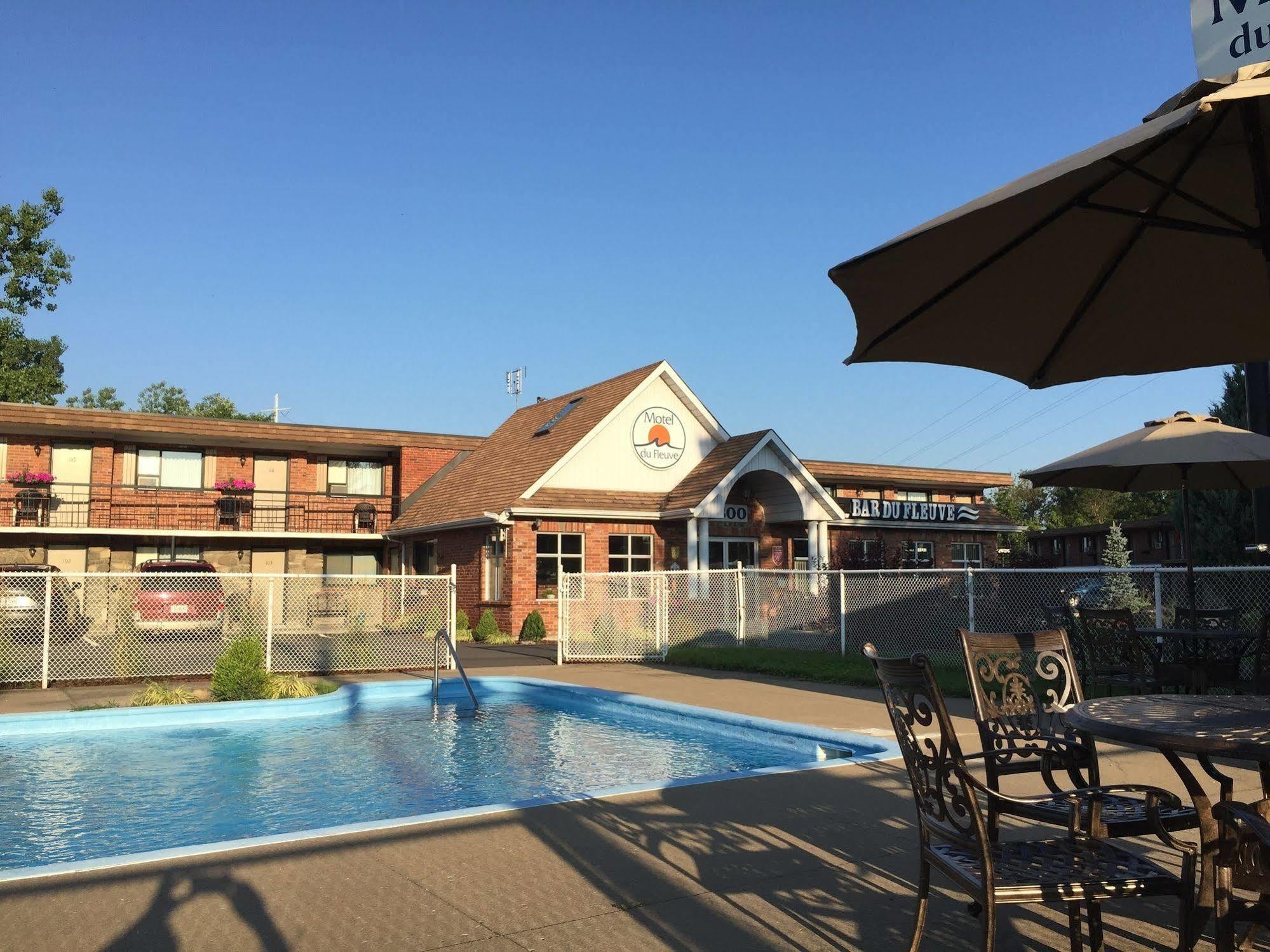 Motel Du Fleuve ブロサード エクステリア 写真